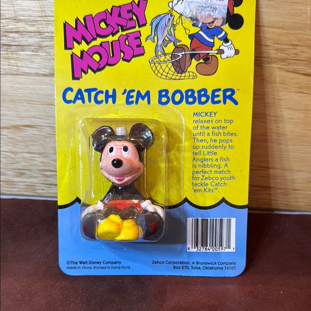 🐈‍⬛ Disney Mickey Mouse Red and Yellow Bobber